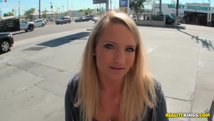 Slutty Cali Carter sucks a dick of a stranger in his car Free Porn Videos | ePornAny.