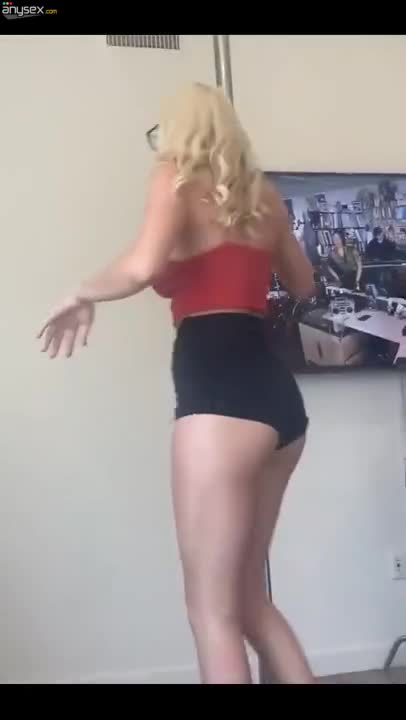 Behind the scenes of a real blonde stripper having fun with a black dick Free Porn Videos | ePornAny.