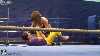 Angry lesbians Rihanna and Samuel Bellina have a wrestling fun