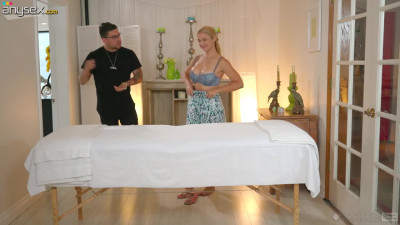 Massage boy has the honor of fucking super sexy milf client Sarah Vandella