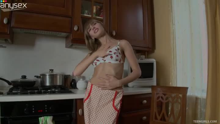 Cute cook Cindy wants to masturbate right in the kitchen Free Porn Videos | ePornAny.