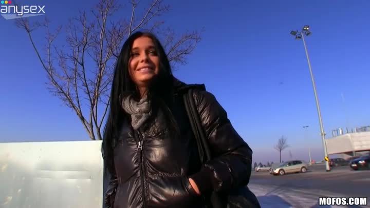 Street whore  Vikky sucks cock for sum of money Free Porn Videos | ePornAny.