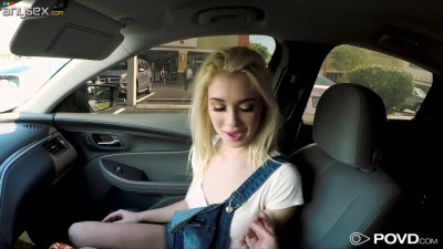 Teen without bra Anastasia Knight gives a great blowjob in the car