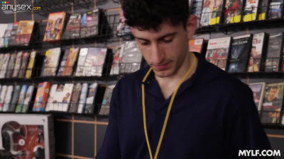 Appetizing Sarah Arabic fucked in the video games store - MYLFDOM