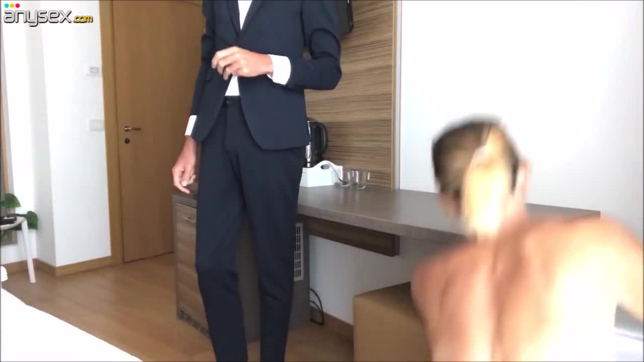 Lonely Italian MILF famously seduces a hotel employee. Free Porn Videos | ePornAny.