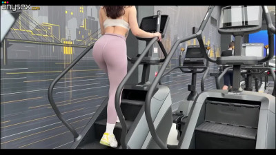 Sexy Fit Brunette Hottie With a Premium Big Ass Agreed To Fuck With Me After Her Workout At the Gym