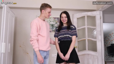 18 yo Russian virgin Glasha Belkina is making love with her new boyfriend