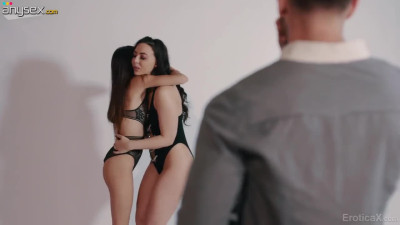 Photographer fucks two sexy models and cums in Vina Sky's mouths