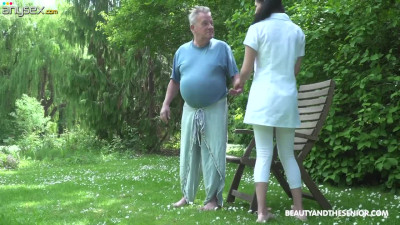 18 yo sitter Ava Black gives a blowjob to old fart and gets laid in the garden