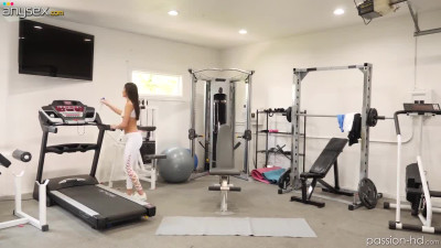 Fitness teen in white wet T-shirt Emily Willis seduces dude and bangs him at the gym