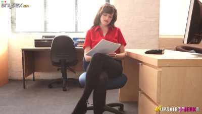 Whorish secretary Kate Anne is masturbnating her pussy in the office