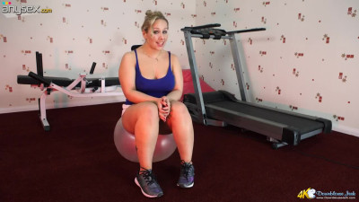 Mature blonde Ashley Rider takes out her natural jugs during hot workout