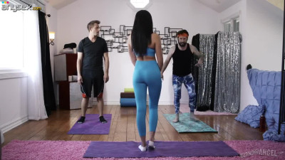 Sexy yoga instructor Ariana Marie gets double penetrated during workout