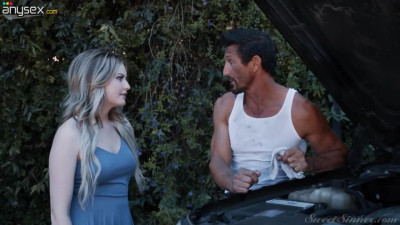 Sexy blonde Britney Light hooks up with her new neighbor