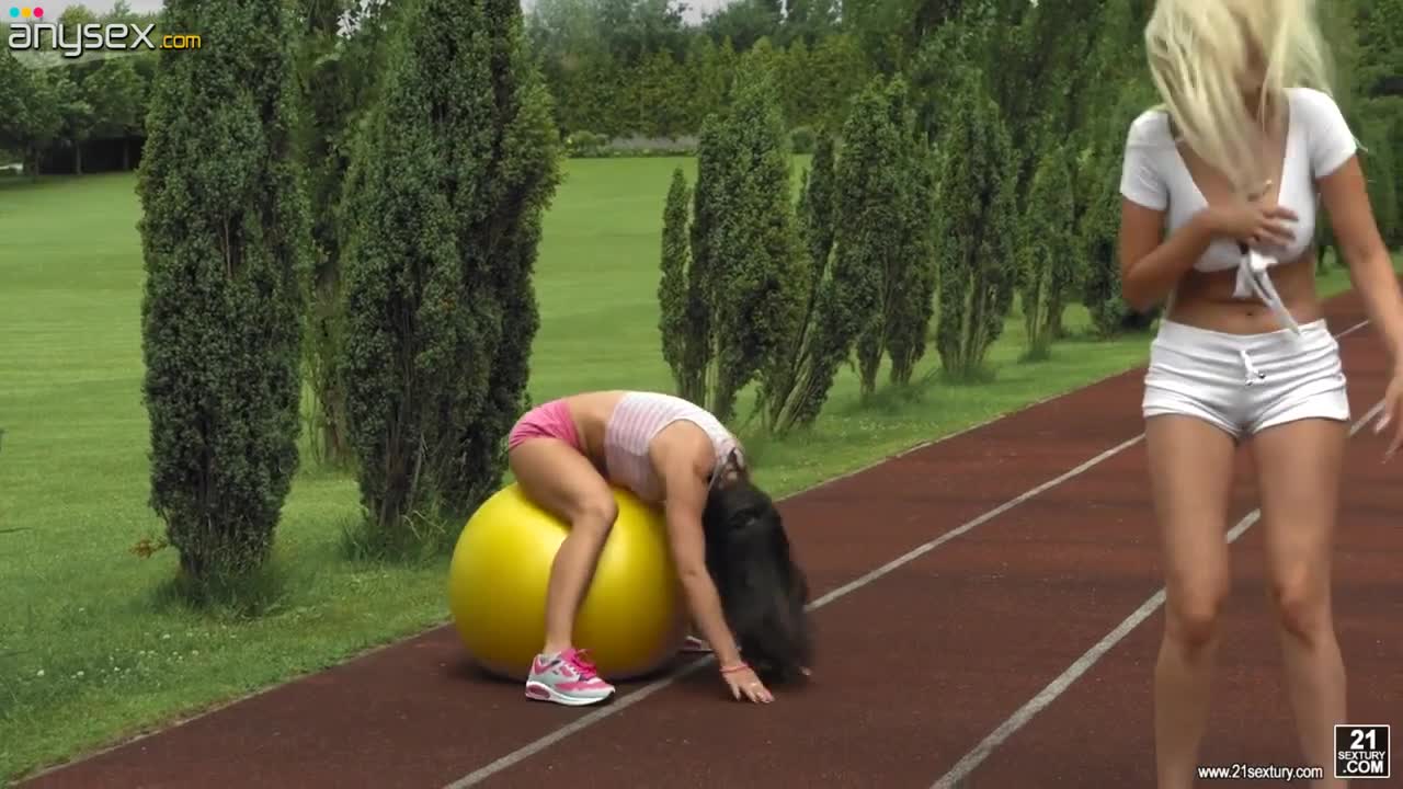 Skilled womanizer fucks two super juicy and big tittied babes after jogging Free Porn Videos | ePornAny.