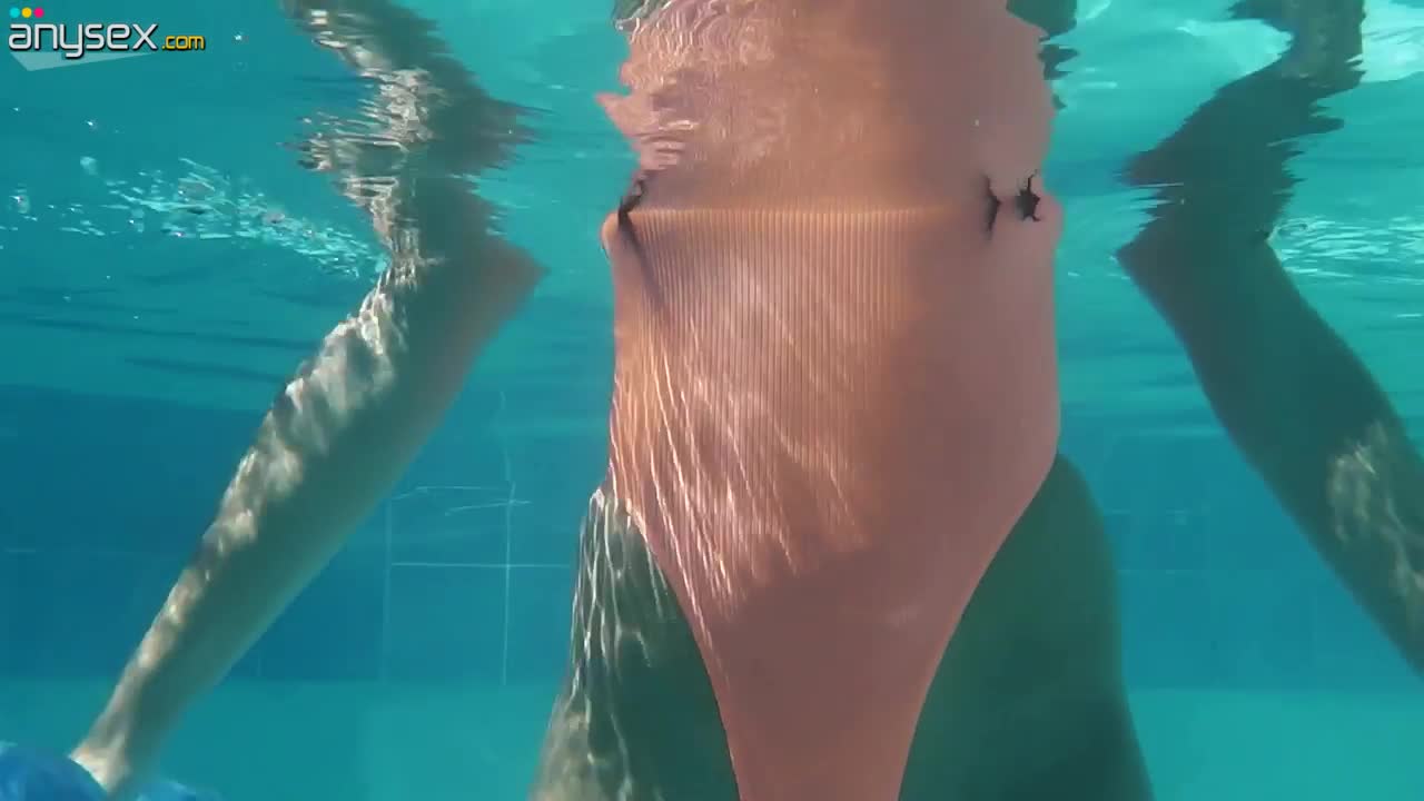 Whorish red head Micha Gantelkina gets naked under the water and performs her pussy closeup Free Porn Videos | ePornAny.