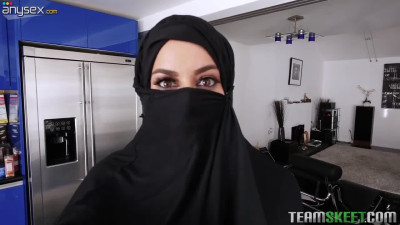 Torrid Arab babe in hijab Victoria June gets her muff banged in hot POV clip