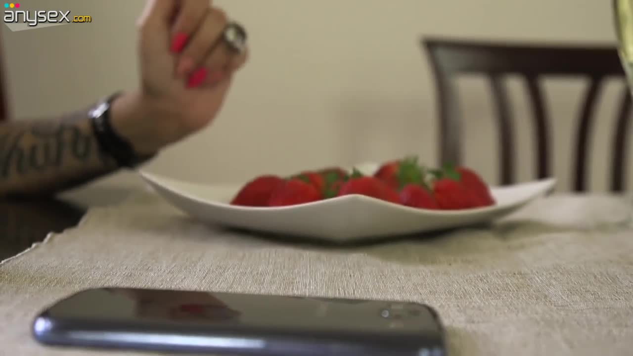 Seductive milf Maria Mia is eating strawberry covered with sperm Free Porn Videos | ePornAny.