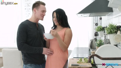 Sensual hottie Jessica Lincoln gets her anus fucked right in the kitchen