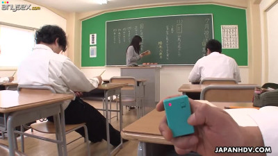 Horny Japanese teacher Nozomi Hazuki is squirting in the presence of her students