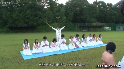 The horny mentor arranges crazy Japanese orgy in the park