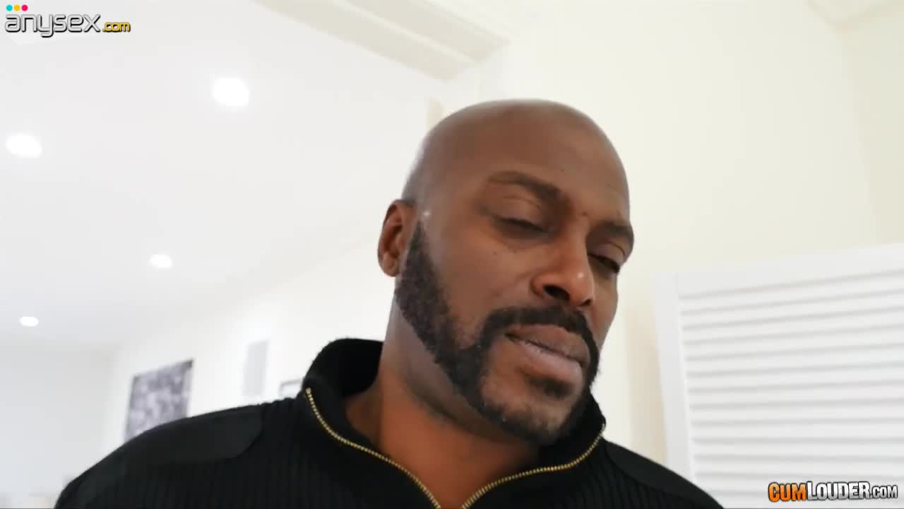 Pretty catwoman Lexington Steele guzzles super huge black dick before crazy pussy pounding Free Porn Videos | ePornAny.