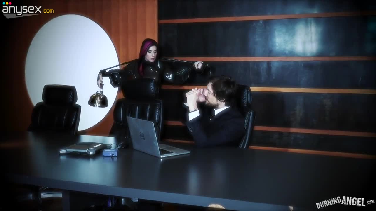 Jaw dropping emo bitch Joanna Angel sucks and gets her butt hole rammed Free Porn Videos | ePornAny.