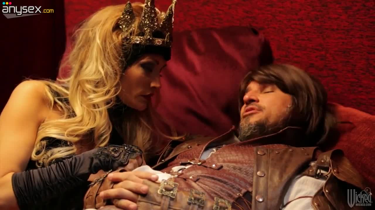 Sex-hungry queen Jessica Drake is fucked by hot tempered servant Free Porn Videos | ePornAny.