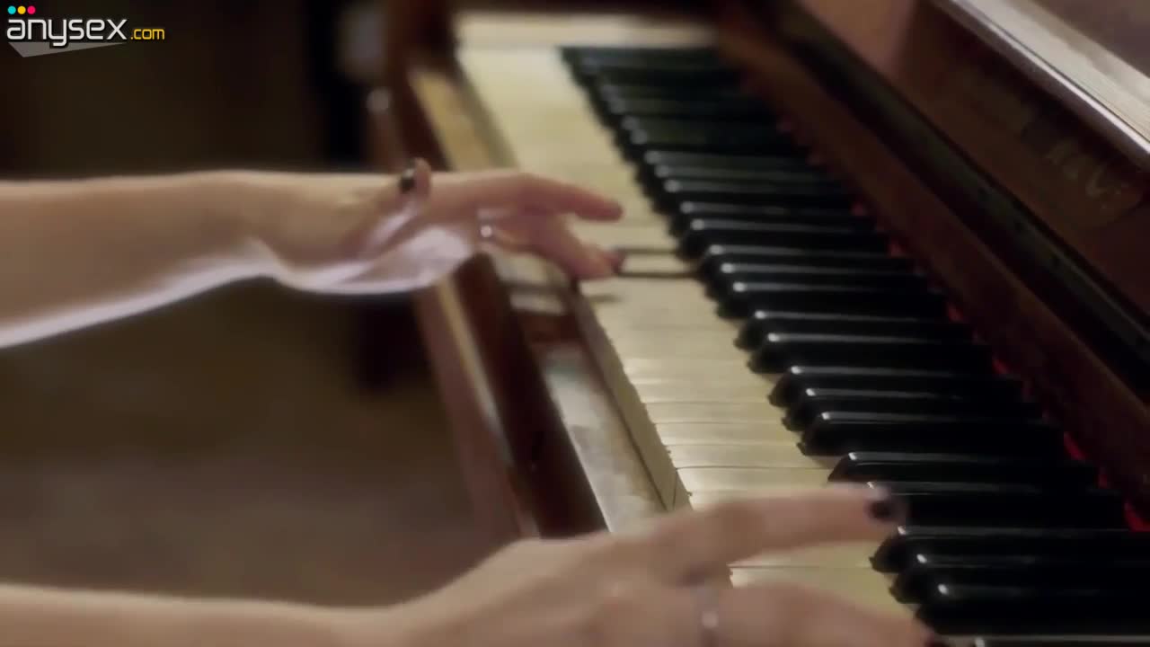 Romantic pianist  gives good sensual blowjob to her man Free Porn Videos | ePornAny.