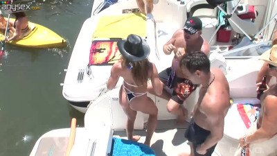 Group of sex hungry chicks goes wild on a yacht