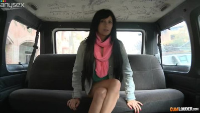 Skinny newcomer getting her cherry licked on a back seat in a truck